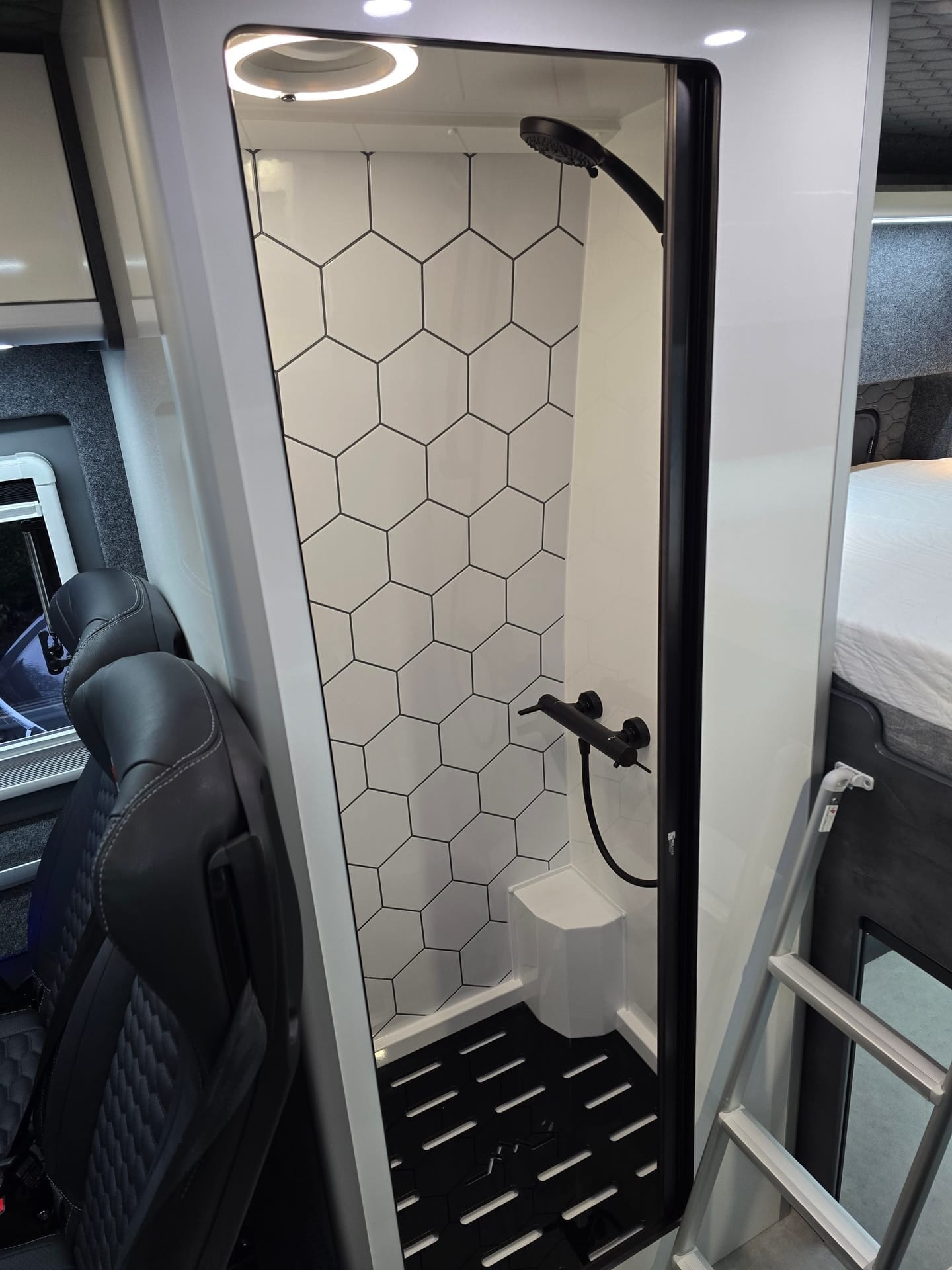 Shower & Toilet Cubicle for the VW Crafter & MAN TGE